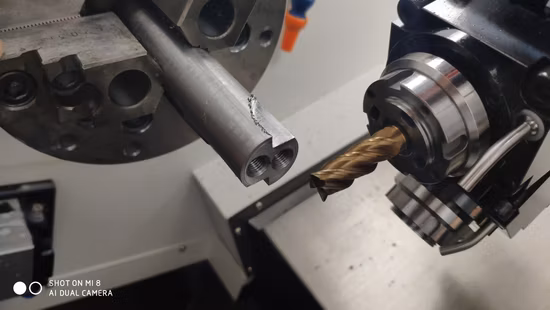 Torno CNC QLM-508M Torneado y fresado de alta precisión con husillo + eje Y